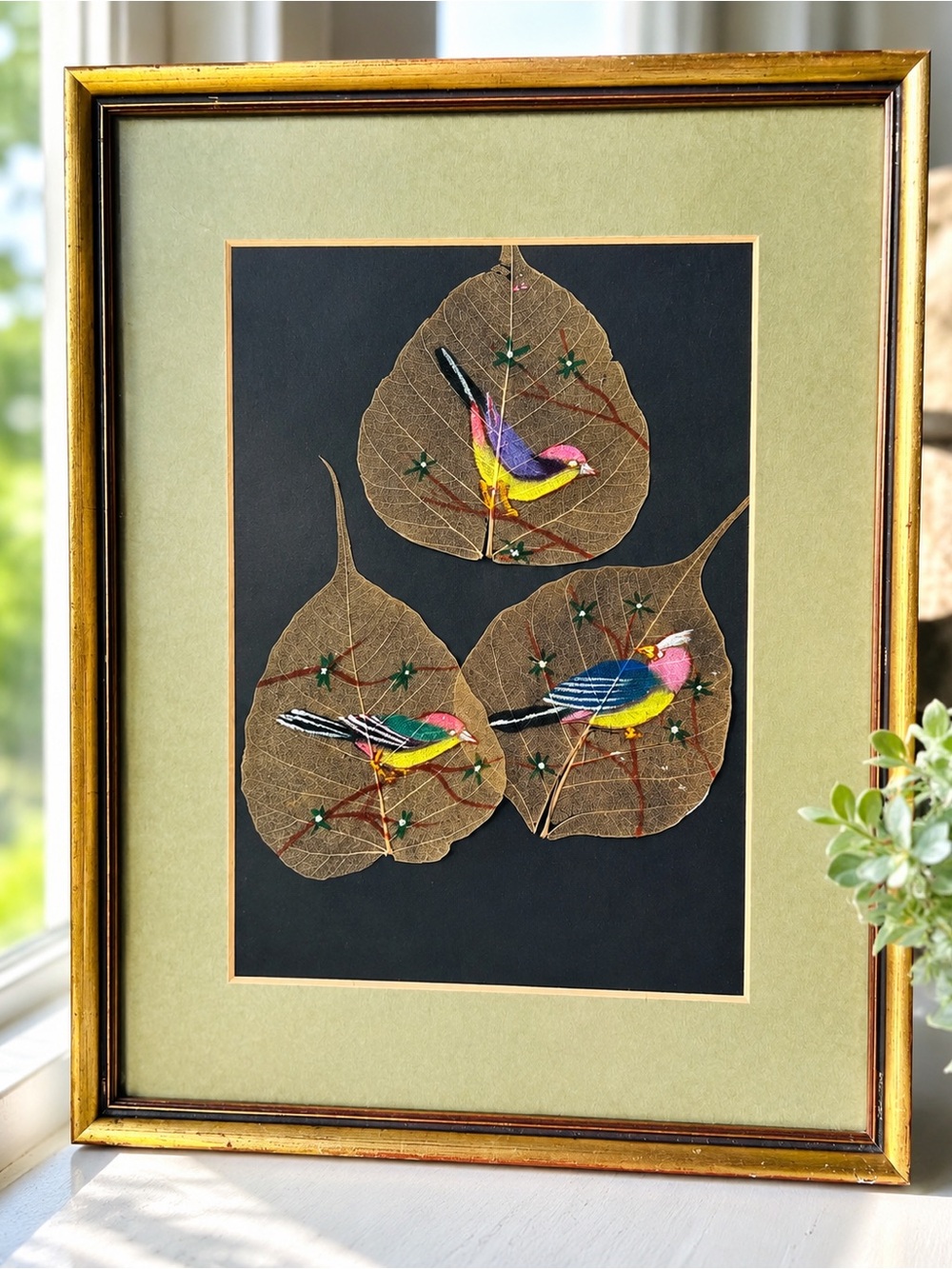 Vintage 1970s Universal Export Co. Bombay P-103 Indian Pipal Leaf Bird Art Folk